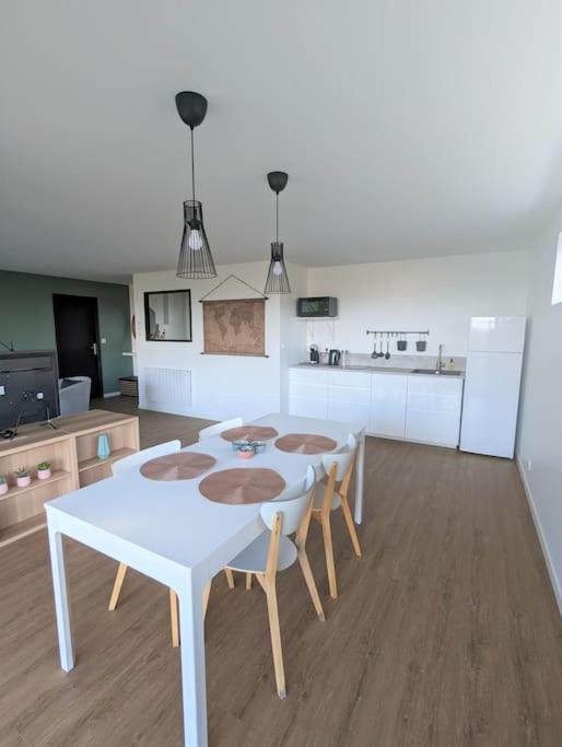 Bienvenue Chez Severine Et Julien Appartement 75M2 Mirefleurs Eksteriør billede